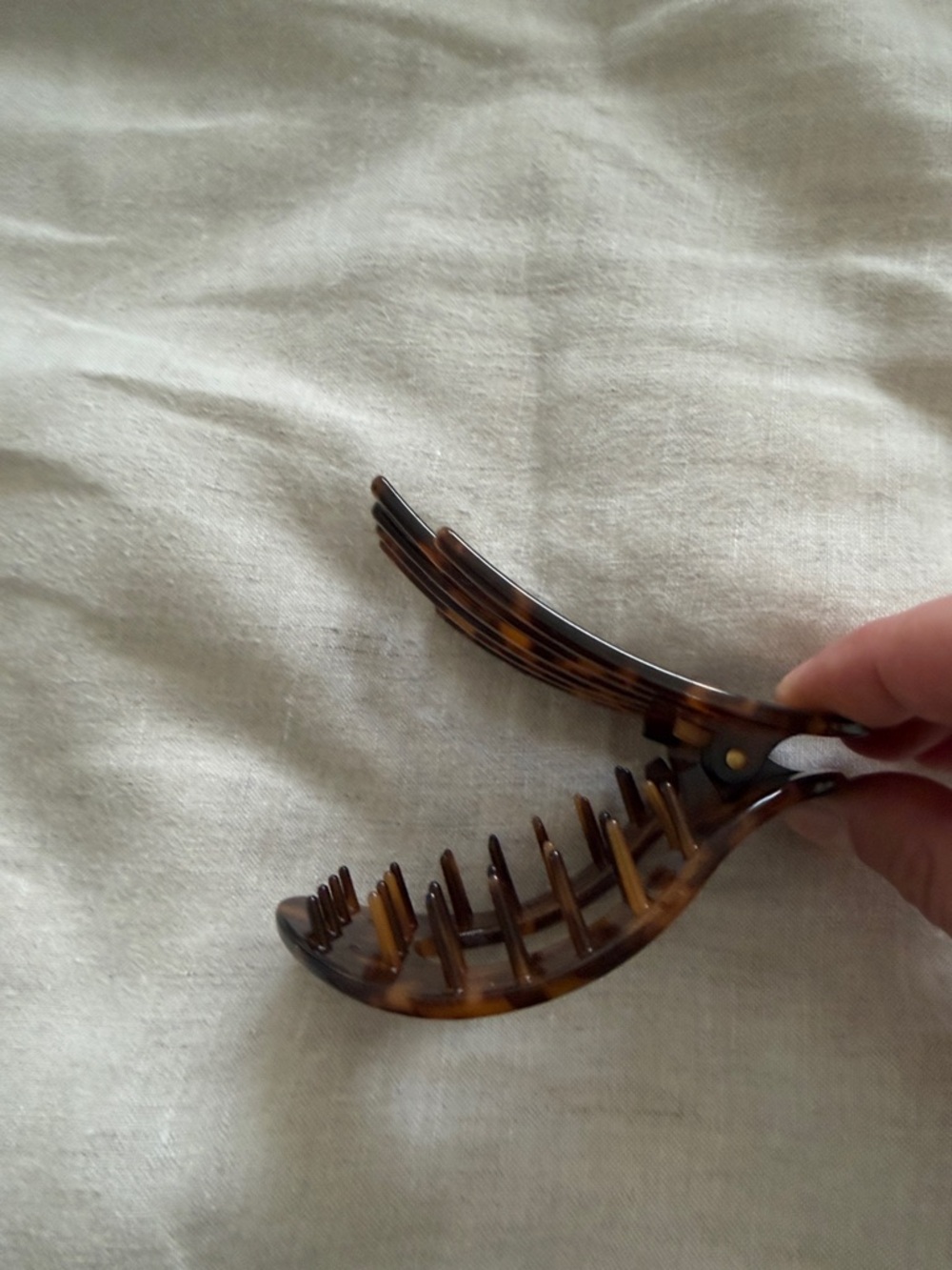 Tortoiseshell Oval Women’s Hair Clip - bundle and save! - Picture 3 of 3